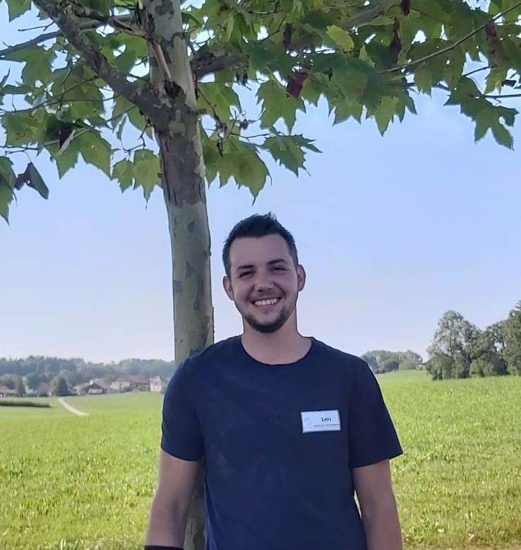 Ian MIVROZ - assistant en médecine vétérinaire (AMV)